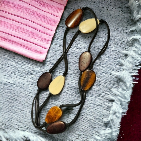 Vintage horn beaded necklace - Picture 6 of 7